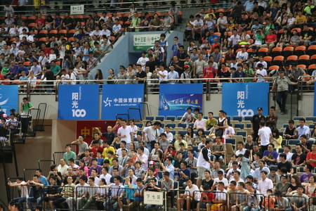 无锡体彩组织彩民 观看美国篮球传奇巨星队比赛 (2).jpg