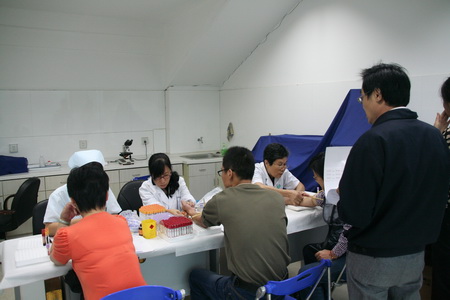 关注销售员健康 无锡市体彩组织销售员免费体检.jpg