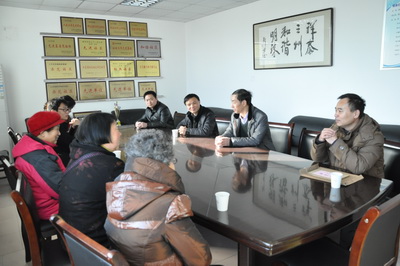 泰州体彩”情暖社区“ 春节前夕走访慰问贫困户 (2).jpg