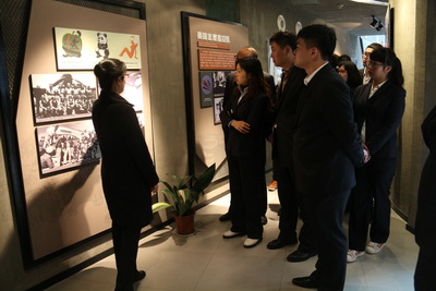 清明节前夕 南京体彩组织党员凭吊抗日航空烈士3.jpg