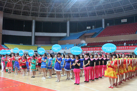 连云港体彩助力广场舞大赛 点燃夏日激情2.jpg