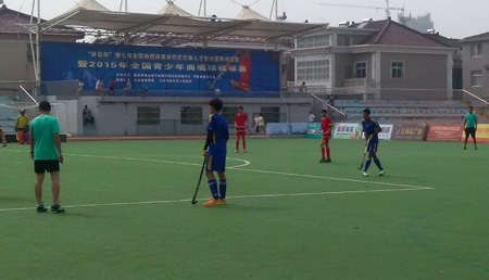 1、”体彩杯“ 2015年全国青少年曲棍球锦标赛在镇江扬中火热开赛照片.jpg