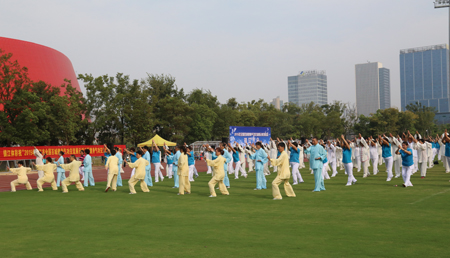 1、镇江体彩助力”2015年全国百城健身气功交流展示系列活动镇江大会“活动照片.jpg