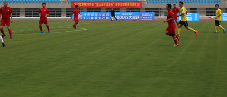 5.绿茵点亮梦想   镇江体彩助力2015”圌山天沐温泉杯“业余足球联赛照片.jpg