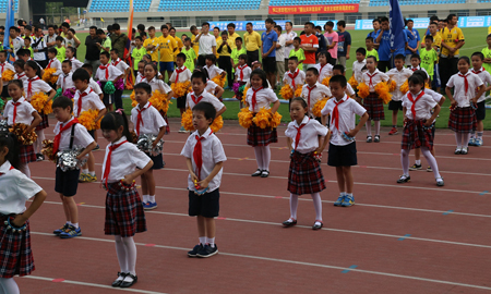 1.绿茵点亮梦想   镇江体彩助力2015”圌山天沐温泉杯“业余足球联赛照片.jpg