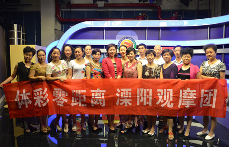 溧阳观摩团感受体彩厚重历史 现场见证七位数阳光开奖2_副本.jpg