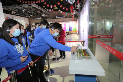 （体彩大乐透退役摇奖球展示）